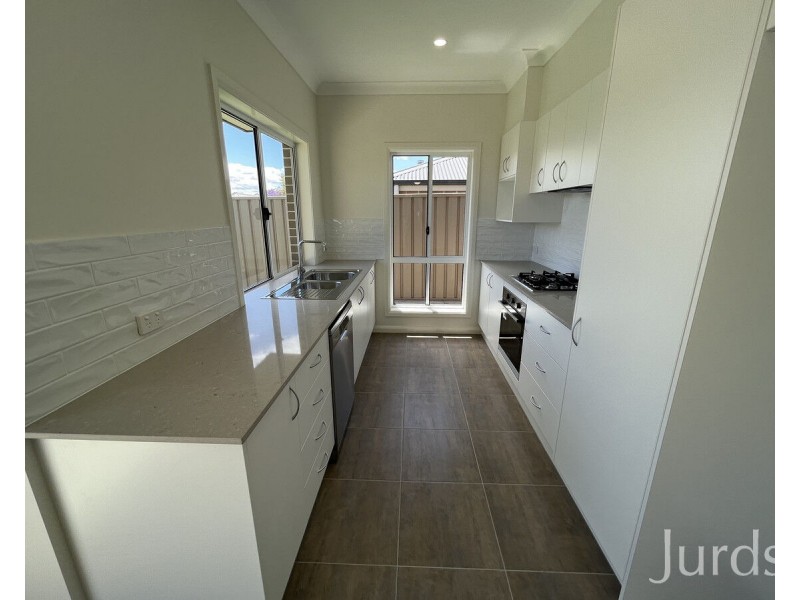 2/35 Evans Street, Cessnock NSW 2325