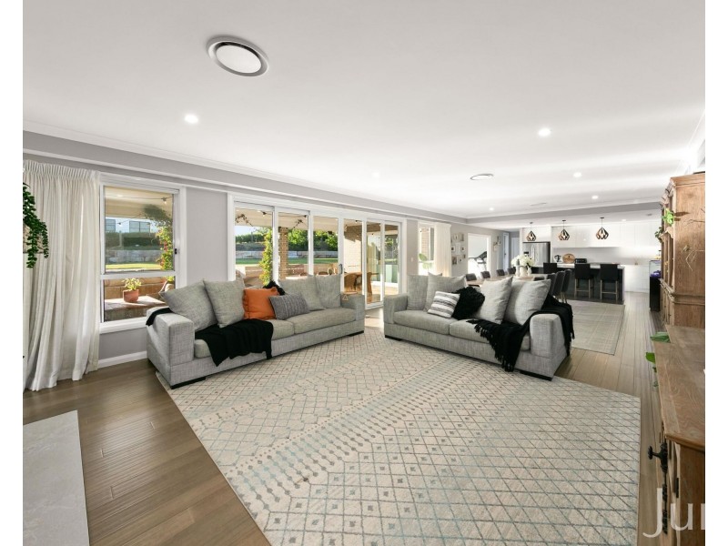 6 Orlando Close, Windella NSW 2320