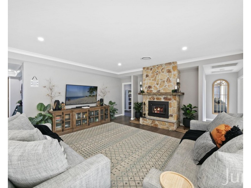 6 Orlando Close, Windella NSW 2320