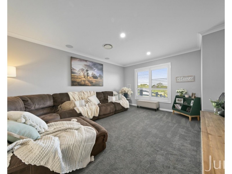 6 Orlando Close, Windella NSW 2320