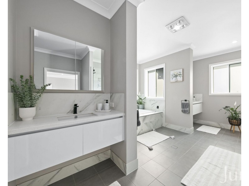 6 Orlando Close, Windella NSW 2320