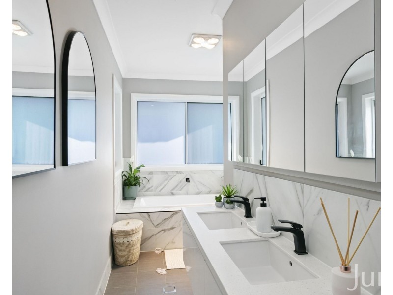 6 Orlando Close, Windella NSW 2320