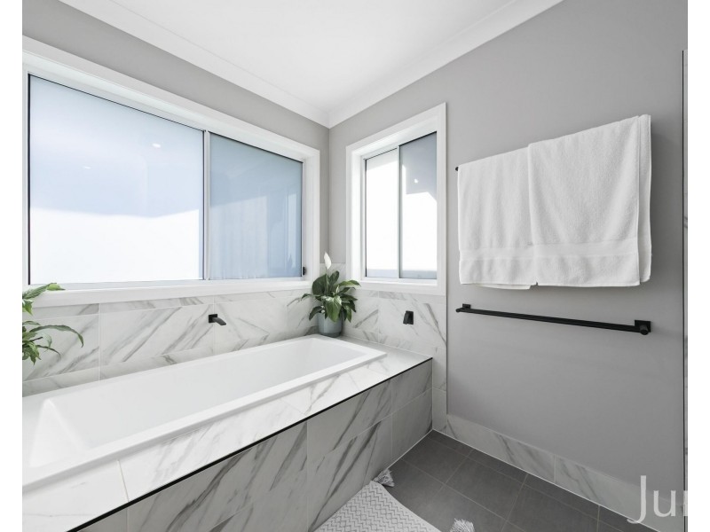 6 Orlando Close, Windella NSW 2320