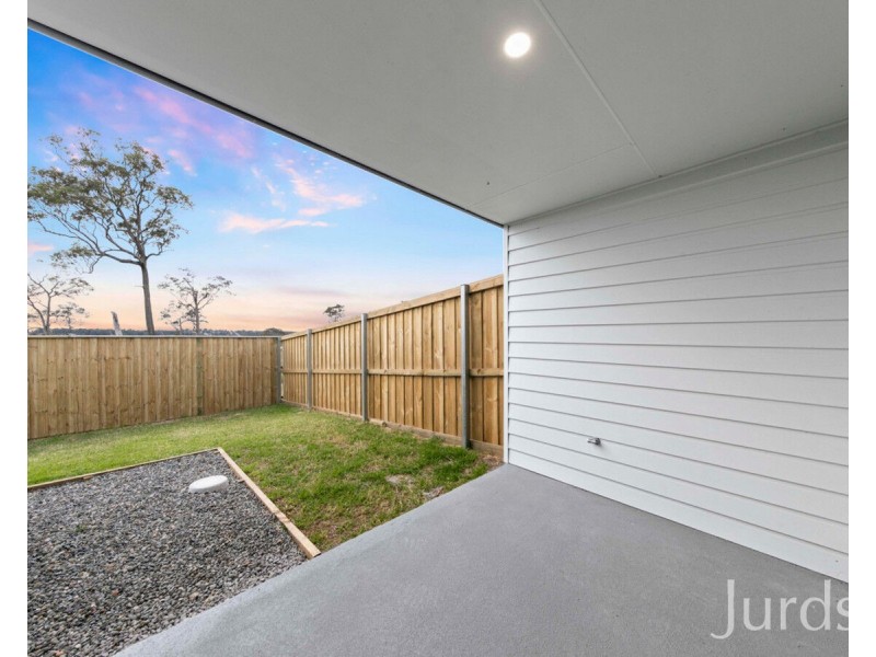 2/66 Malachite Street, Chisholm NSW 2322