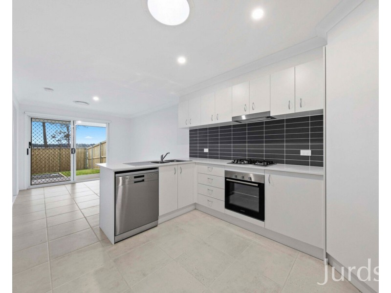 2/66 Malachite Street, Chisholm NSW 2322