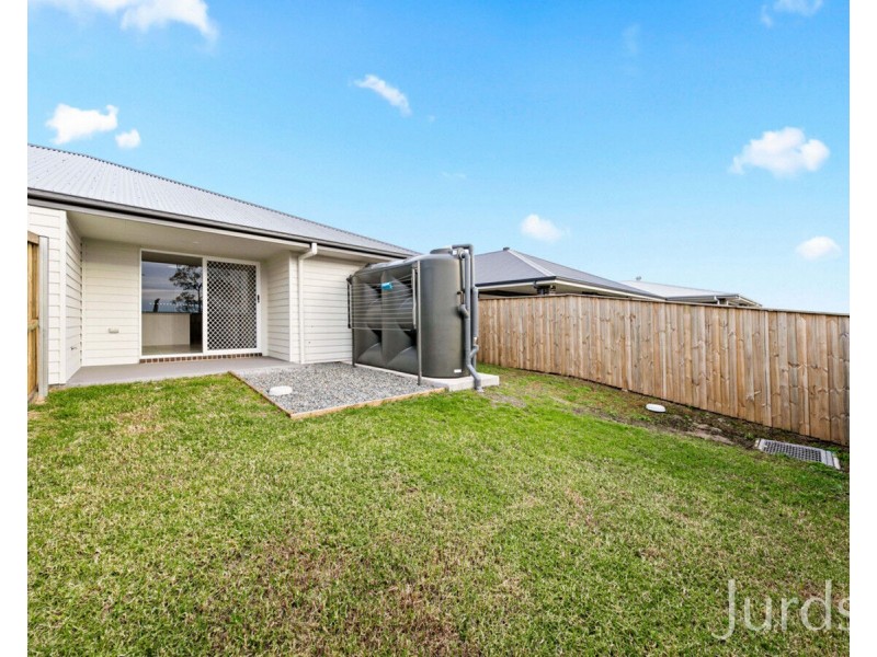 2/66 Malachite Street, Chisholm NSW 2322