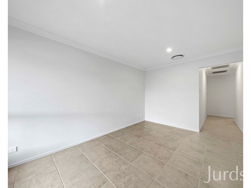 2/66 Malachite Street, Chisholm NSW 2322