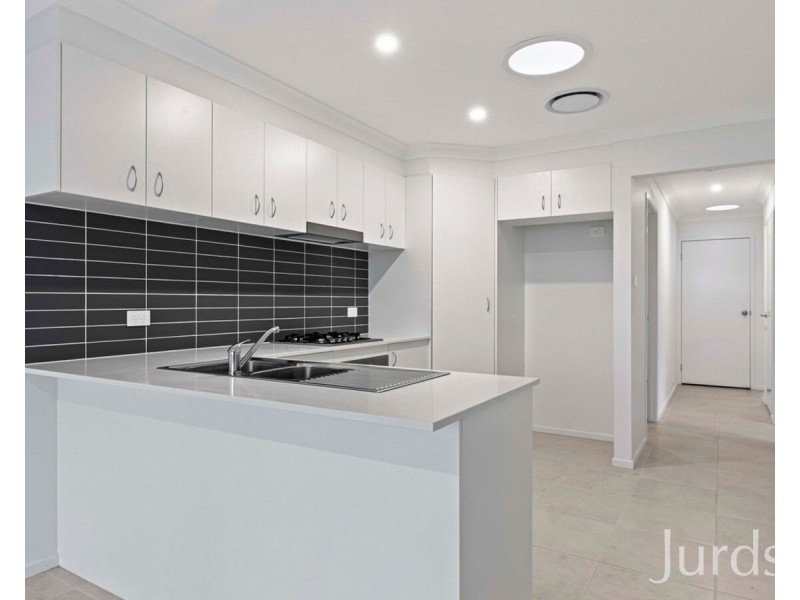 2/66 Malachite Street, Chisholm NSW 2322