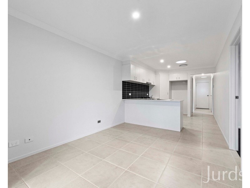 2/66 Malachite Street, Chisholm NSW 2322
