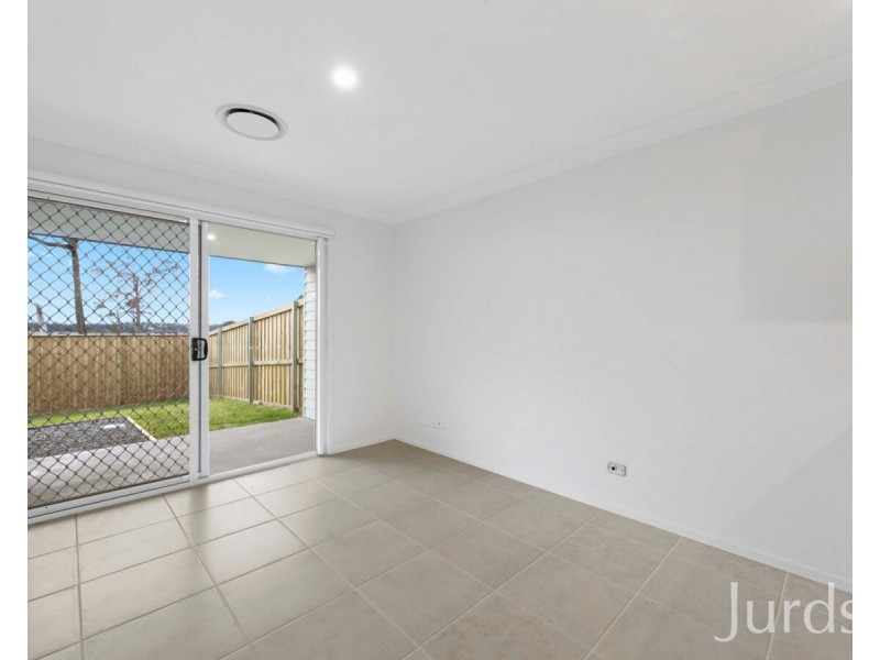 2/66 Malachite Street, Chisholm NSW 2322