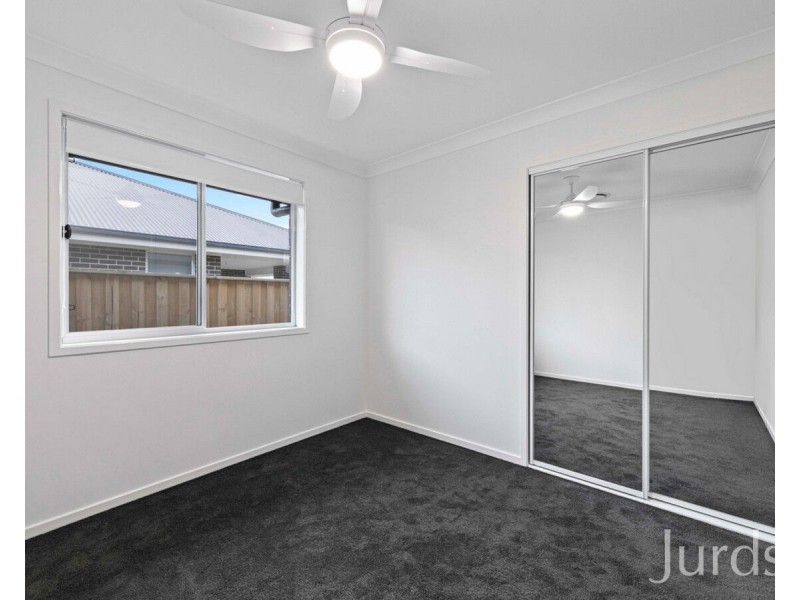 2/66 Malachite Street, Chisholm NSW 2322