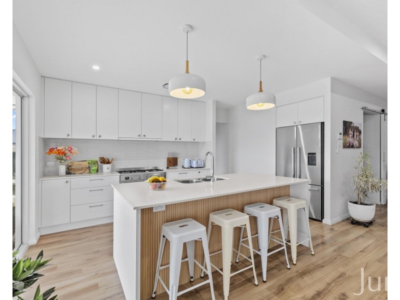 17 Hedley Way, North Rothbury NSW 2335