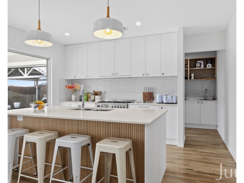 17 Hedley Way, North Rothbury NSW 2335