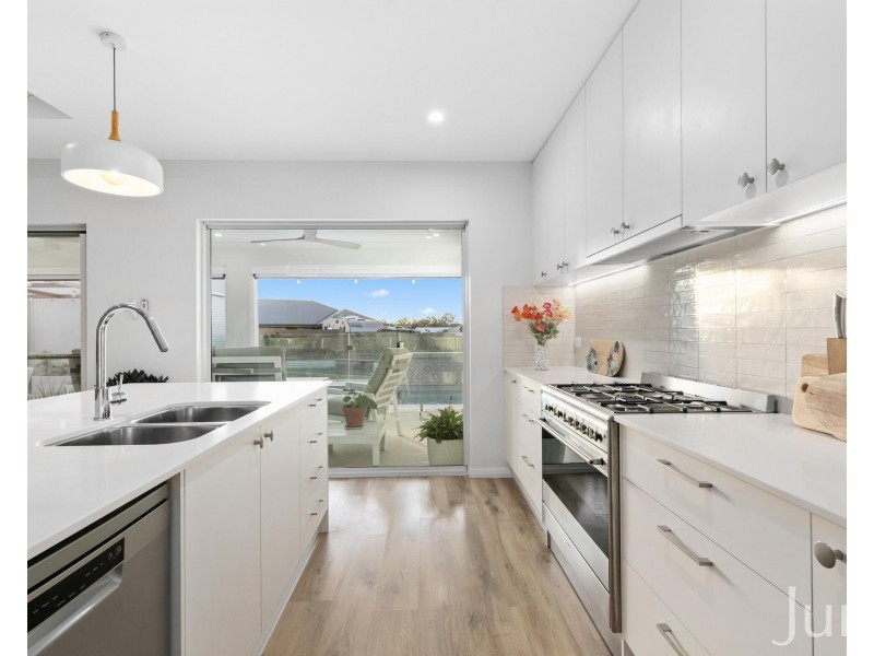 17 Hedley Way, North Rothbury NSW 2335