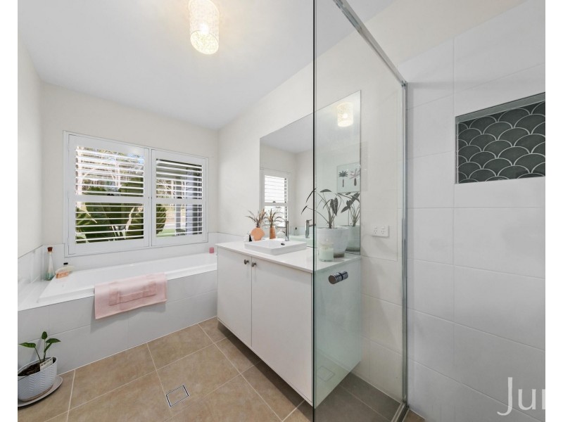 17 Hedley Way, North Rothbury NSW 2335