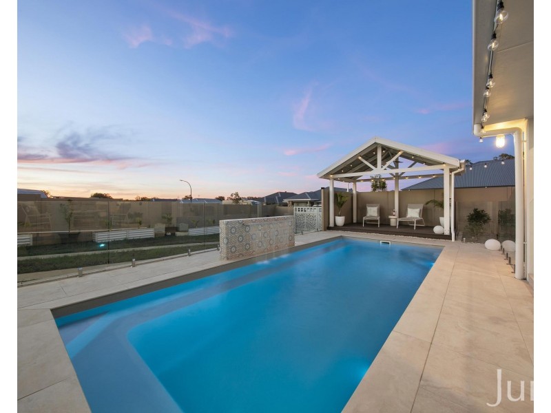 17 Hedley Way, North Rothbury NSW 2335