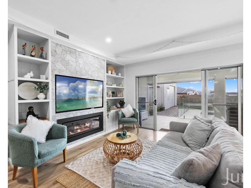 17 Hedley Way, North Rothbury NSW 2335