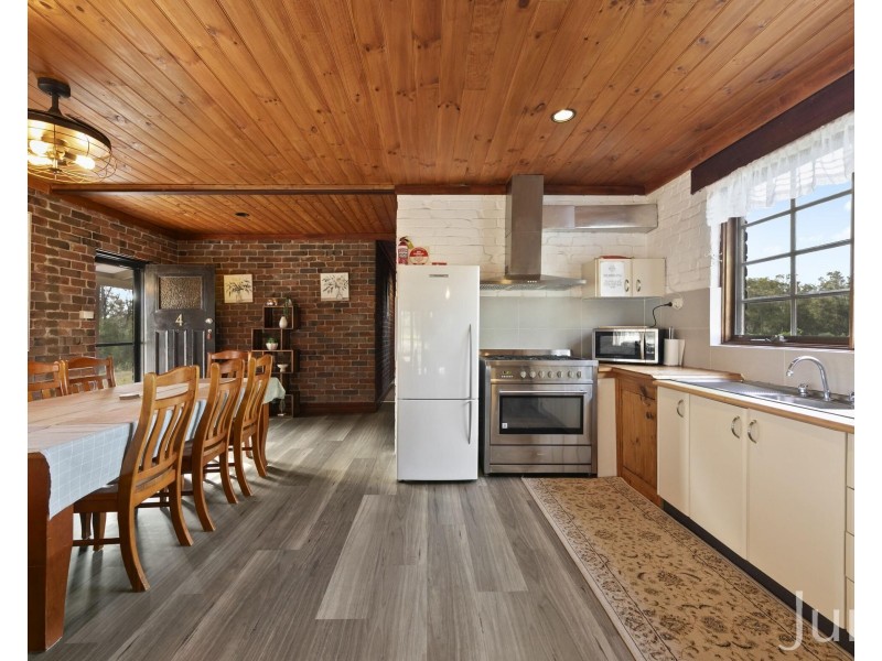 223 Deasys Road, Pokolbin NSW 2320