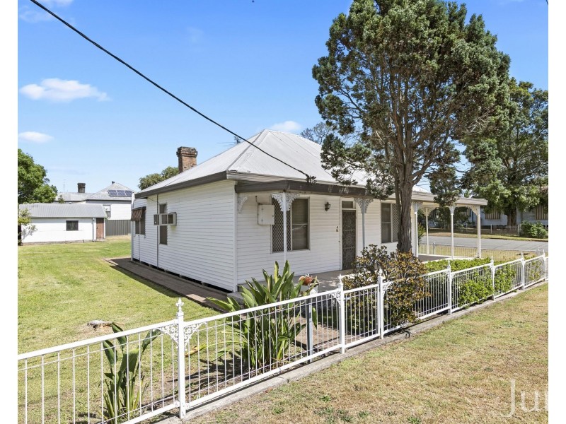18 Government Road, Weston NSW 2326