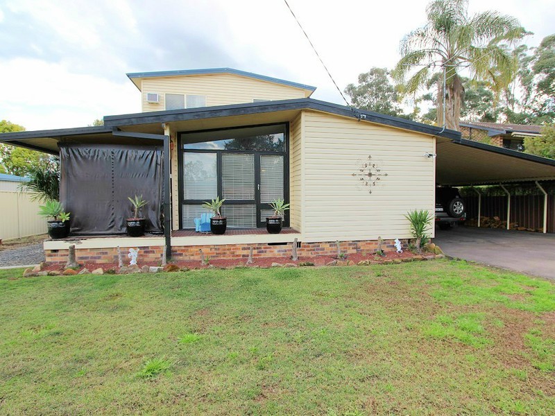 14 Evans Street, Greta NSW 2334