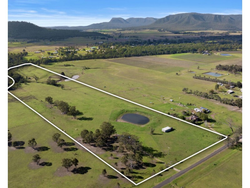 88 Hill Street, Broke NSW 2330