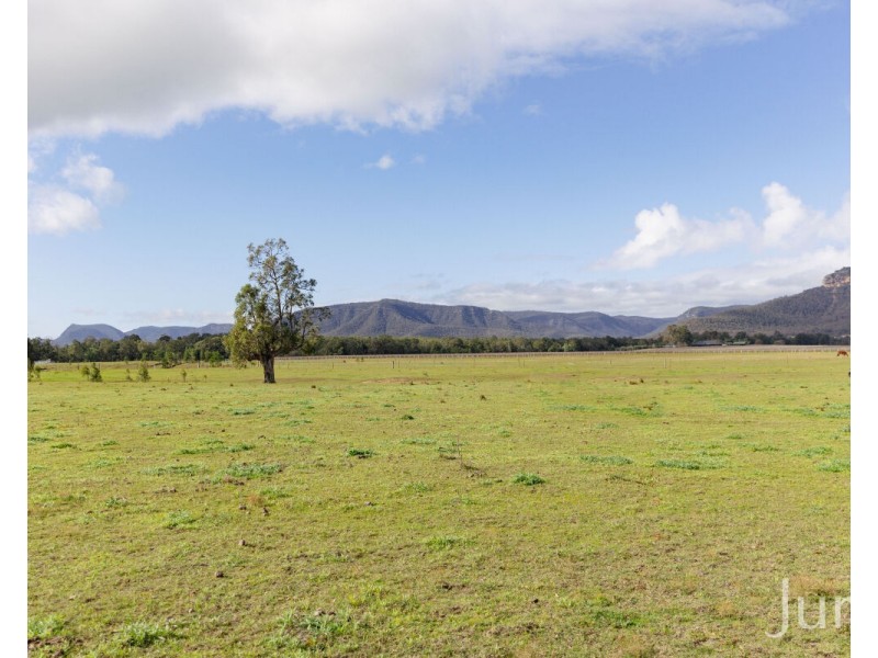 88 Hill Street, Broke NSW 2330