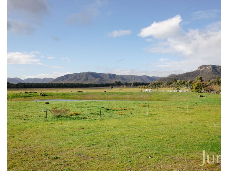 88 Hill Street, Broke NSW 2330