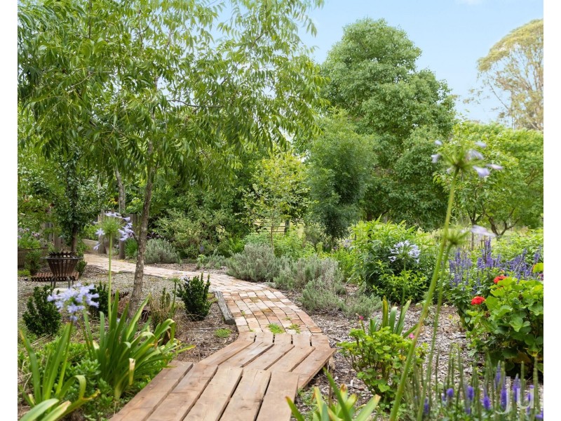 40 Dry Creek Road, Ellalong NSW 2325