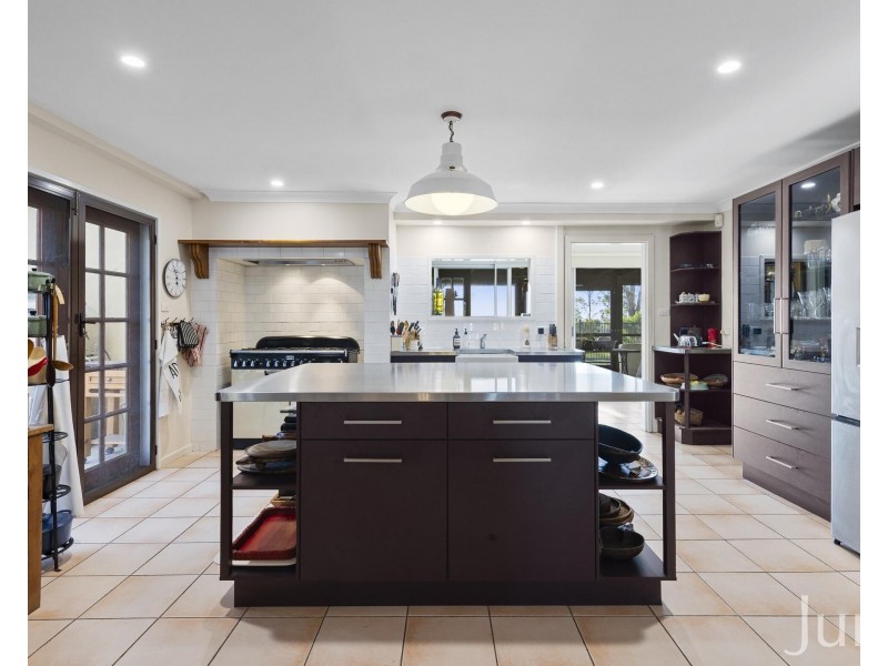 192 Wilderness Road, Lovedale NSW 2325