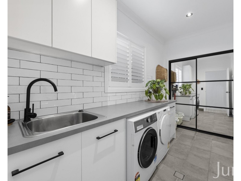 6 Haverty Avenue, North Rothbury NSW 2335