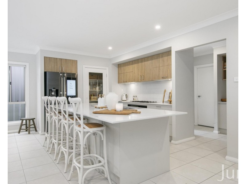 10 Amos Road, North Rothbury NSW 2335