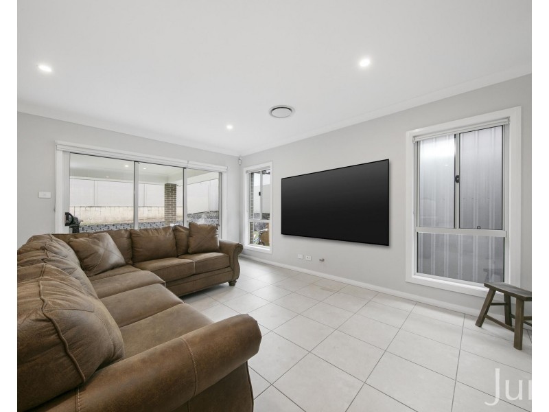 10 Amos Road, North Rothbury NSW 2335