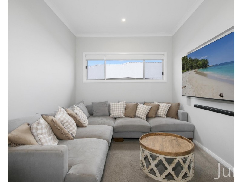 10 Amos Road, North Rothbury NSW 2335