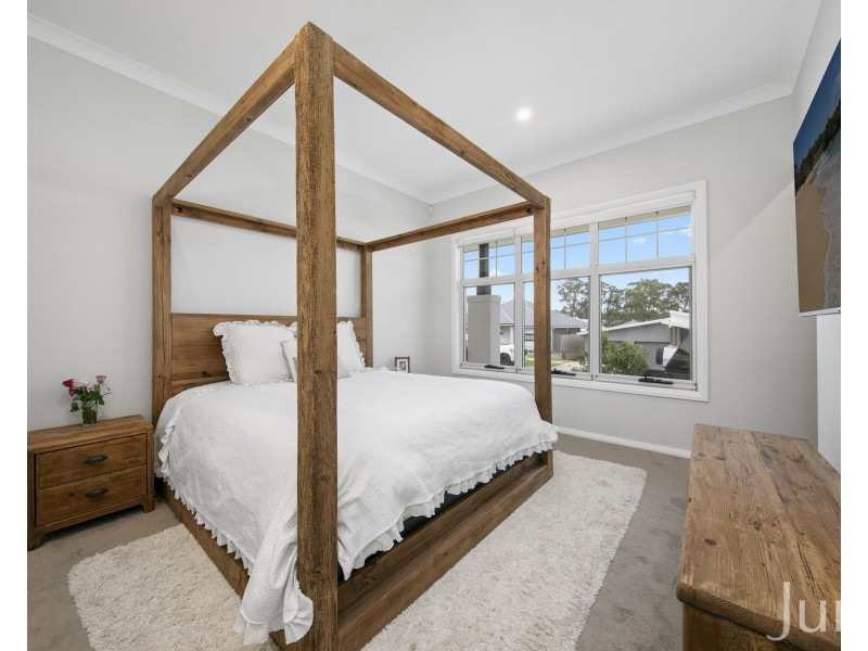 10 Amos Road, North Rothbury NSW 2335