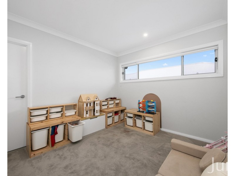 10 Amos Road, North Rothbury NSW 2335