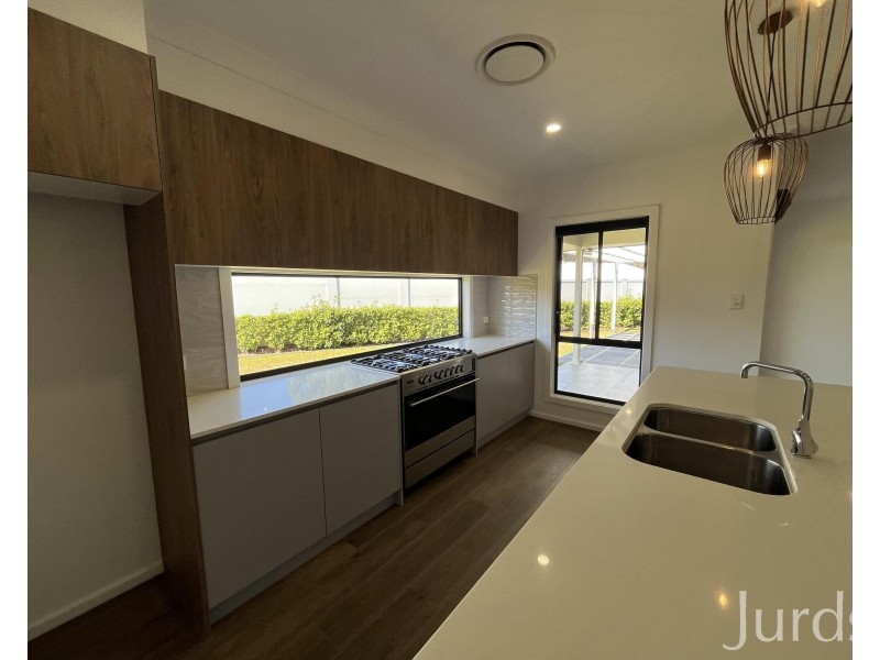 18 Peachy Avenue, North Rothbury NSW 2335
