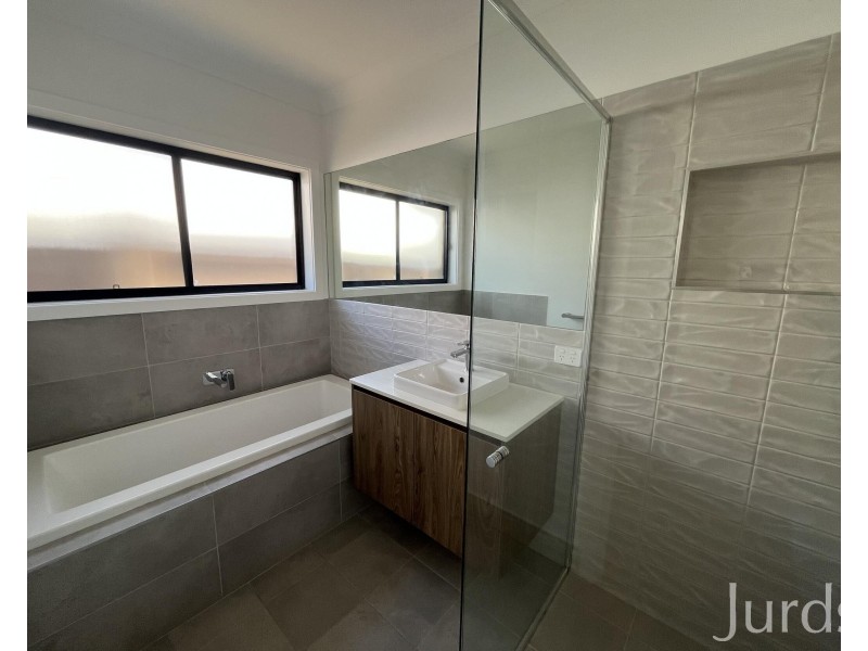 18 Peachy Avenue, North Rothbury NSW 2335