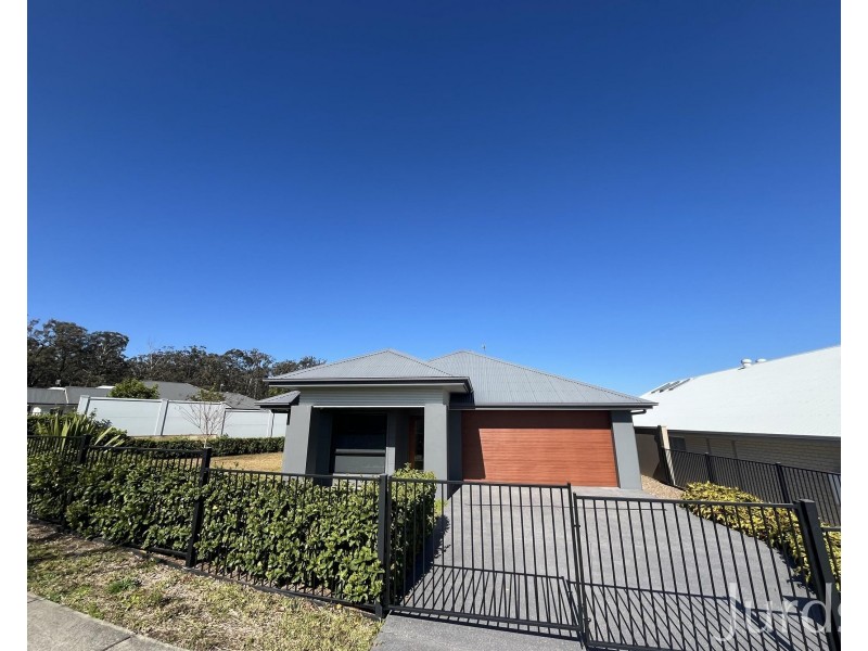 18 Peachy Avenue, North Rothbury NSW 2335