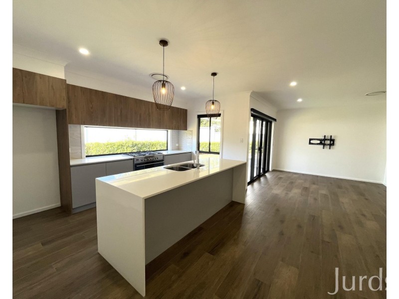 18 Peachy Avenue, North Rothbury NSW 2335