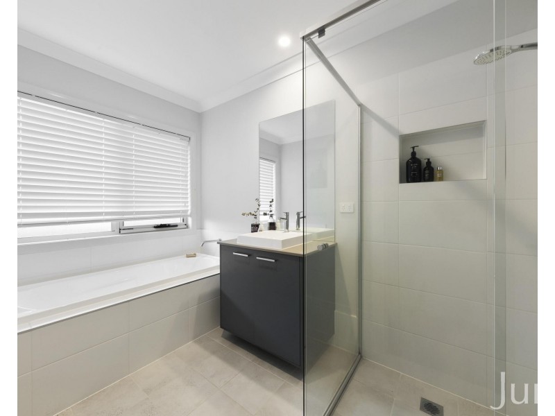 9 Rigby Drive, North Rothbury NSW 2335