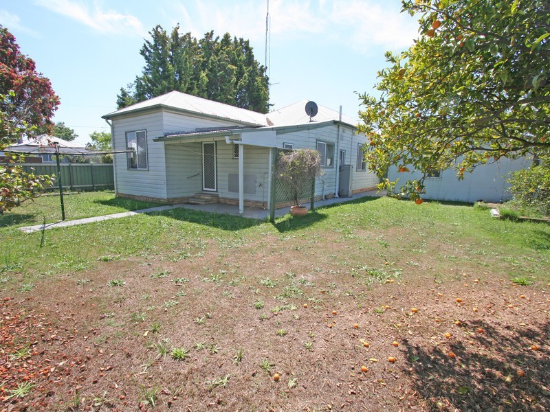 37 Edgeworth Street, Cessnock NSW 2325