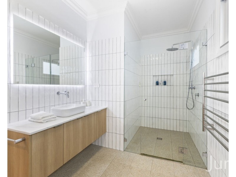 24 Coolawine Road, Wollombi NSW 2325