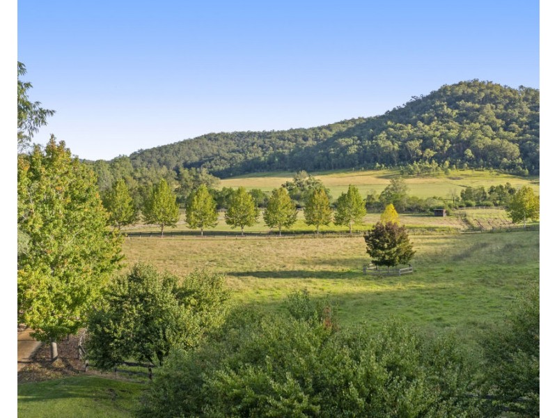 24 Coolawine Road, Wollombi NSW 2325