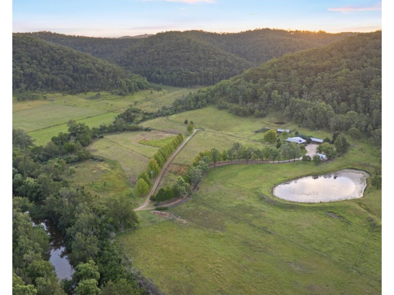 24 Coolawine Road, Wollombi NSW 2325