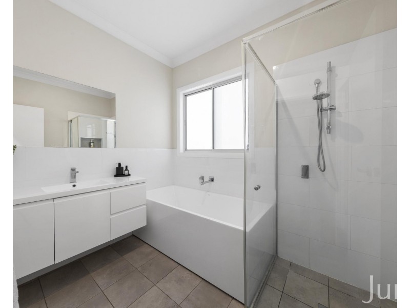 6 Bendeich Drive, North Rothbury NSW 2335