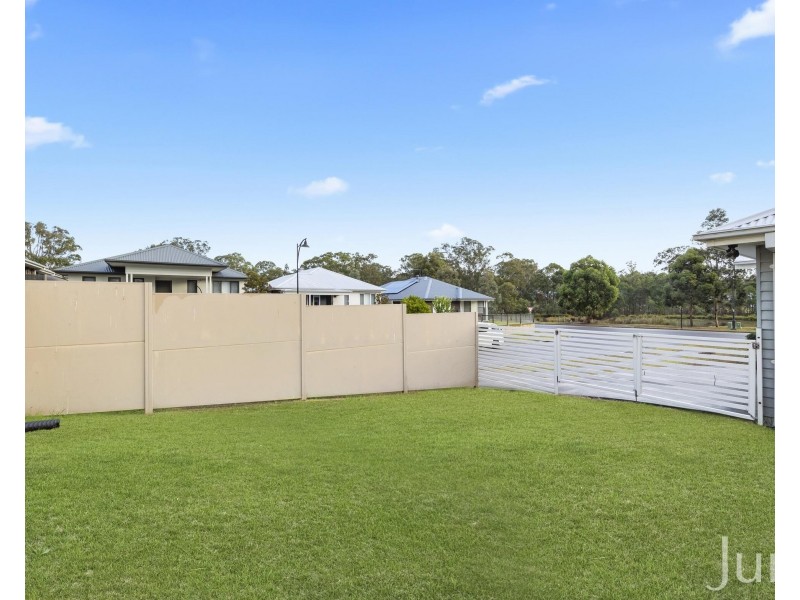 6 Bendeich Drive, North Rothbury NSW 2335