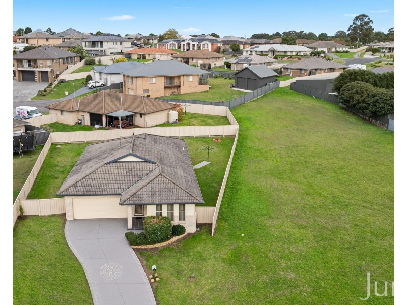 4 Laurie Drive, Raworth NSW 2321