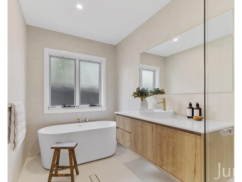 25 Saxonvale Grove, Cessnock NSW 2325