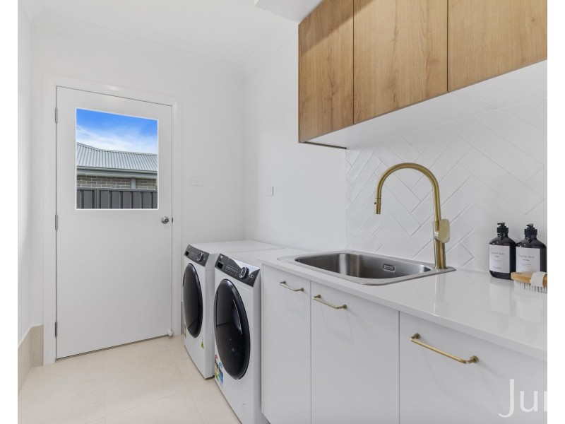 25 Saxonvale Grove, Cessnock NSW 2325