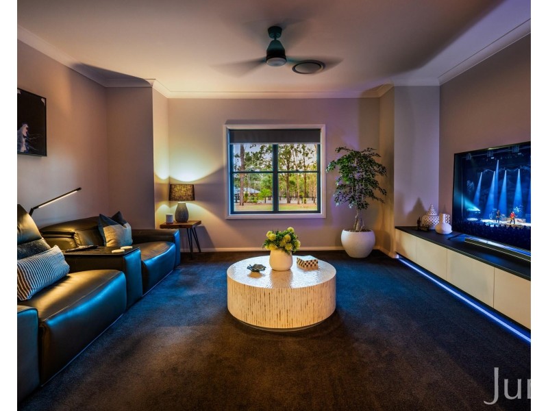 60 Blackburn Close, Lovedale NSW 2325